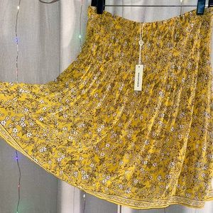 NWT Max Studio Ditsy Floral print, gathered waist skirt